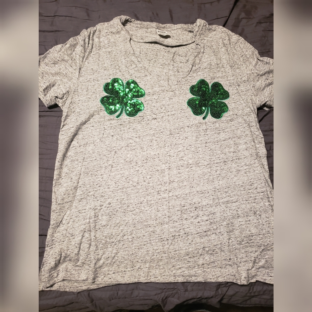 VS PINK ST PADDY TEE